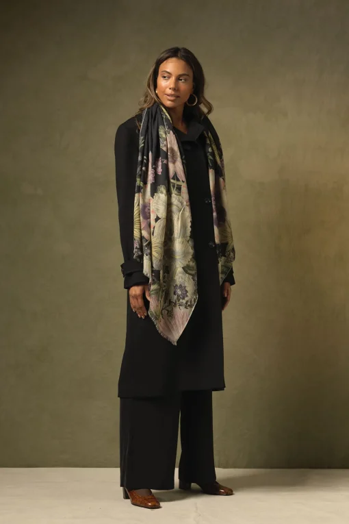 Daisy Black Wool Scarf