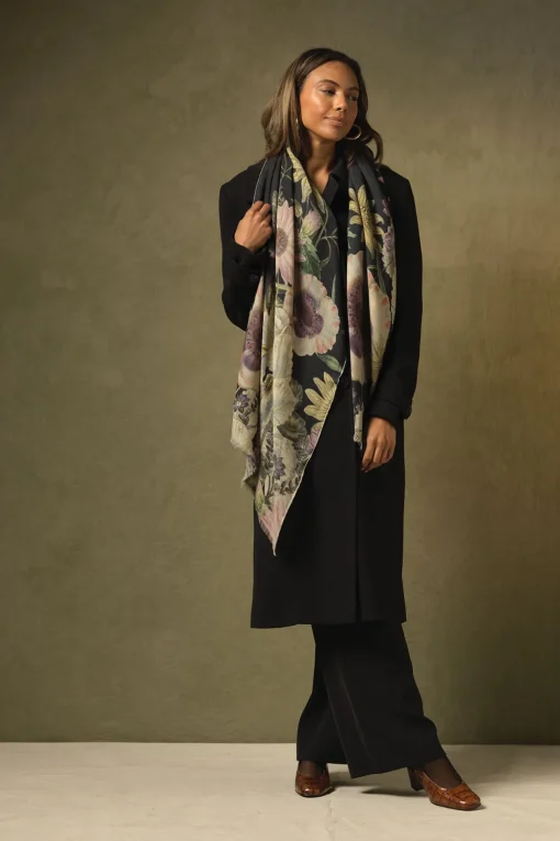 Daisy Black Wool Scarf