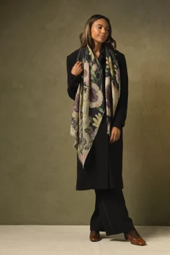 Daisy Black Wool Scarf