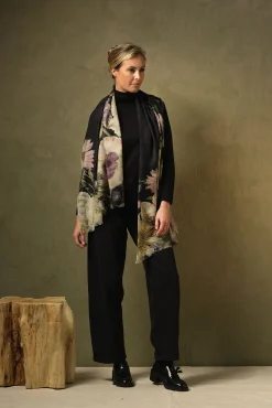 Daisy Black Wool Scarf