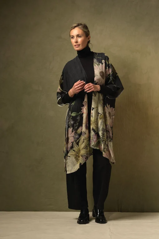 Daisy Black Wool Throwover