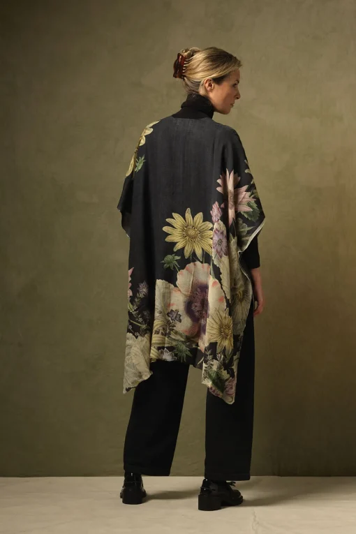 Daisy Black Wool Throwover