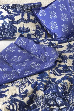 Giant Willow Blue Pillow Shams