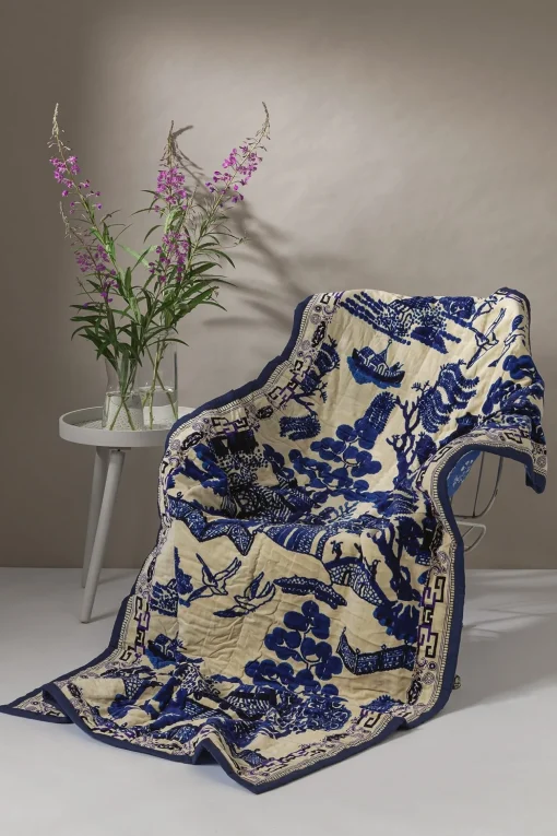 Giant Willow Blue Velvet Throw