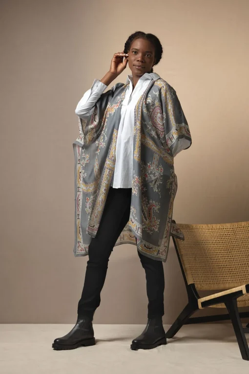 Handkerchief Grey Throwover