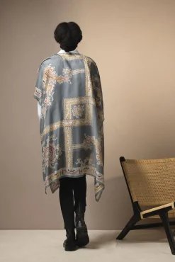 Handkerchief Grey Throwover