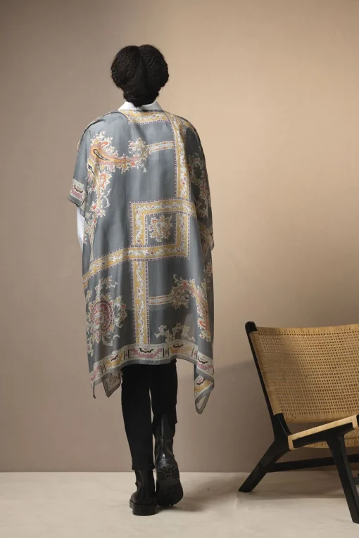 Handkerchief Grey Throwover