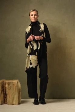 Stork Black Wool Scarf