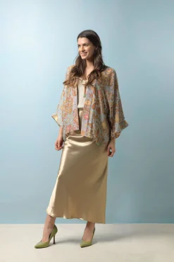 Tudor Rose Grey Kimono
