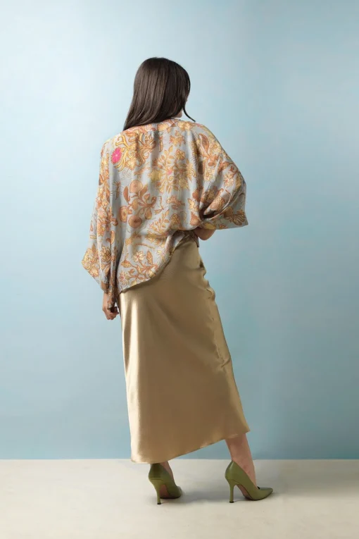 Tudor Rose Grey Kimono
